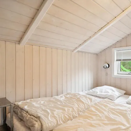 Beautiful For 8 People Close To A Sandy